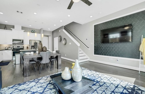 OST - South Union House | Modern 3BR Home in Houston with Heated Pool and BBQ Grill