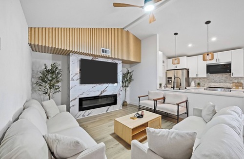 The Colony House | Modern 3BR Home Near Frisco & Arlington Comfortable Stay for Families & Groups