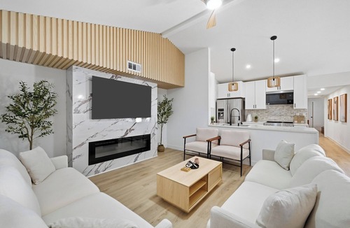 The Colony House | Modern 3BR Home Near Frisco & Arlington Comfortable Stay for Families & Groups