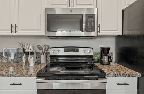Elverta House | Modern 3BR Home, Newly Renovated, Large Yard