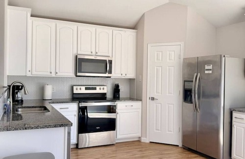 Prosper House | Modern 3BR Home | Quiet Location | Close to PGA