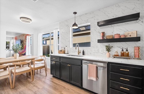 South Creek House | Modern 3BR Home w/Cowboy Pool + 3-in-1 Game Table