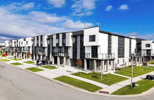 London House | Modern 3BR House | King + 2 Queens | Parking
