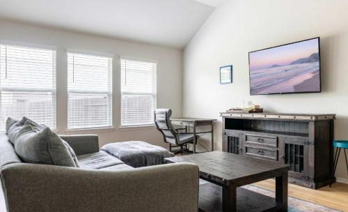 Lago Vista House | Modern 3BR House near Lake Travis Parks