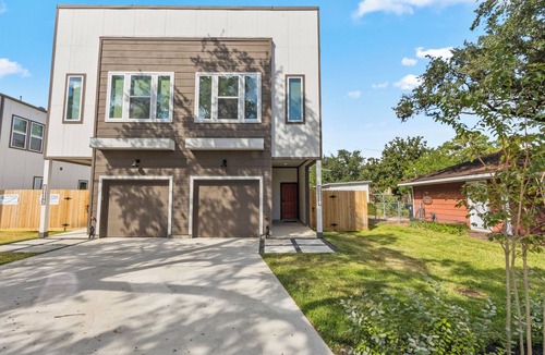Spring Branch West House | Modern 3BR Houston Home w/Backyard & Parking