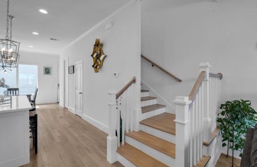Oak Cliff Apartment | Modern 3BR in Bishop Arts - Walk to Shops & Dining Duplex