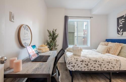 Griffintown Apartment | Modern 3BR in Griffintown