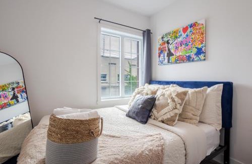 Griffintown Apartment | Modern 3BR in Griffintown