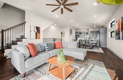 Rowlett House | Modern 3BR Lake House in Rowlett