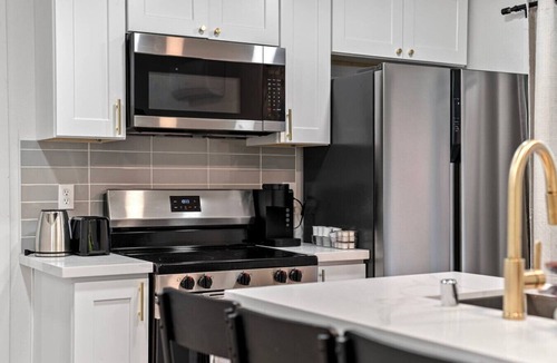 Everett House | Modern 3BR Near Boeing & Hospital