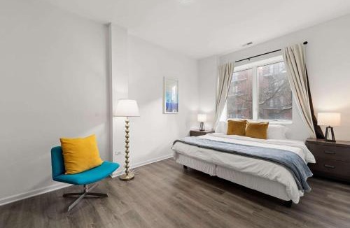 Near South Side House | Modern 3BR Near McCormick & South Loop