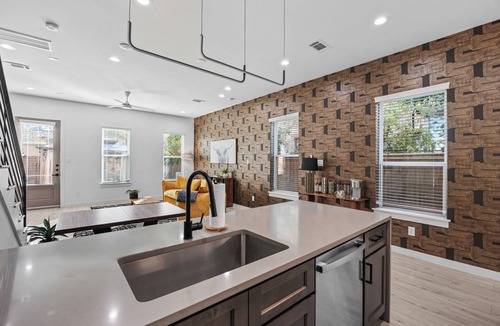 OST - South Union House | Modern 3BR Near NRG Stadium, Medical Center & Downtown + Gazebo + Fire pit