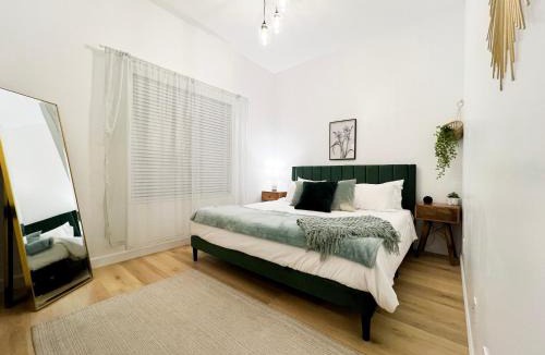 Clawson House | Modern 3BR Oasis Free Parking