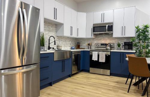 Clawson House | Modern 3BR Oasis Free Parking