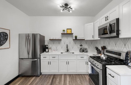 Penn-Knox House | Modern 3BR Philadelphia Stay, Central Location & Free Parking