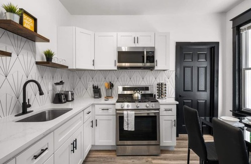 Penn-Knox House | Modern 3BR Philadelphia Stay, Central Location & Free Parking