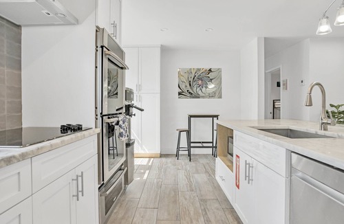 Central Corals House | Modern 3BR Pool Home – Heated Pool, Soft-Serve, Pet-Friendly, Sleeps 8