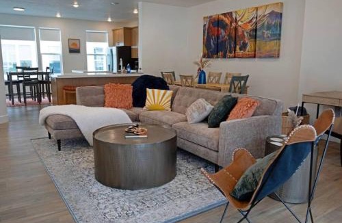 South Salt Lake House | Modern 3BR Ski Retreat Mountain Views & Garage