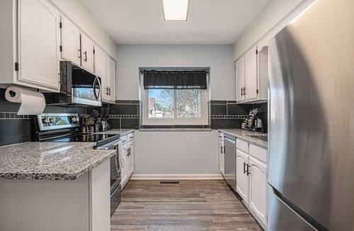 Chalco House | Modern 3BR SW Omaha, Garage, Fenced Yard, EV Charger, W/D, Pet-Friendly
