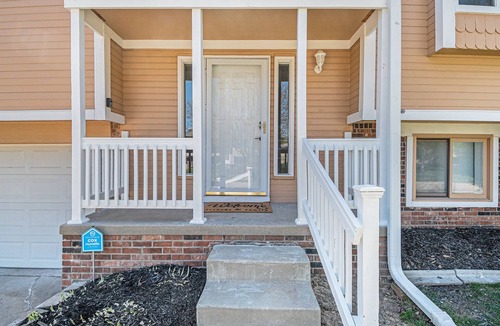 Chalco House | Modern 3BR SW Omaha, Garage, Fenced Yard, EV Charger, W/D, Pet-Friendly