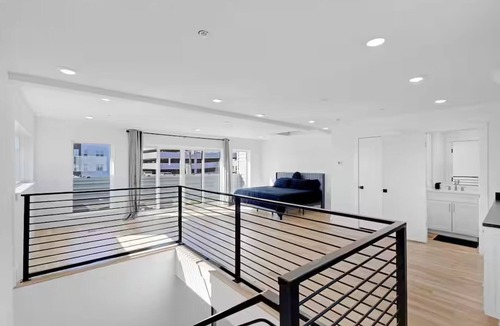 Old East Dallas House | Modern 3BR Townhome Deep Ellum Area