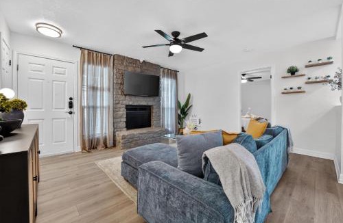 Round Rock Apartment | Modern 3BR Townhouse Near Brushy Creek Duplex