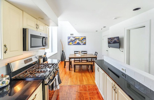 Hoboken House | Modern 3BR Townhouse with Private Rooftop & Parking Minutes to NYC