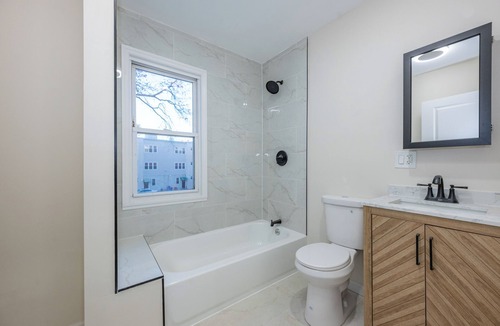 Rahway House | Modern 3BR - Train Station & Downtown 2 mins walk