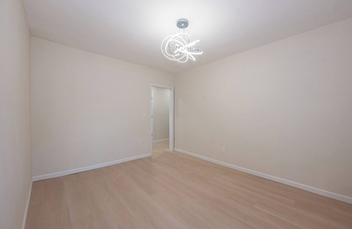 Rahway House | Modern 3BR - Train Station & Downtown 2 mins walk