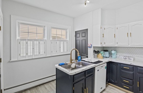 Rochester House | Modern 3br w/KING master. Mins to Strong, UR, RIT