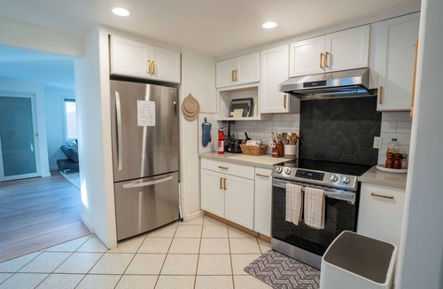 Olympic Hills House | Modern 3BR w/Level 2 EV Charger - Quiet & Cozy