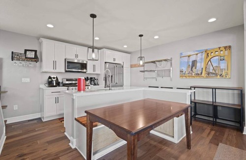 Mount Washington House | Modern 3BR with Breathtaking Skyline Views