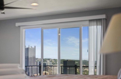 Mount Washington House | Modern 3BR with Breathtaking Skyline Views
