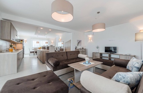 Debeljak Villa | Modern 4 BD villa with heated pool for up to 8 guests