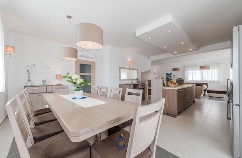 Debeljak Villa | Modern 4 BD villa with heated pool for up to 8 guests