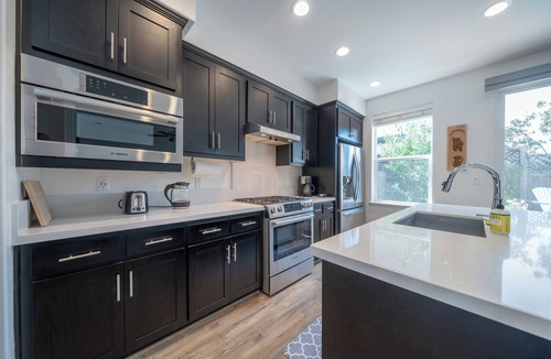 Santa Rosa House | Modern 4 bdrm/2.5bath with Sauna!