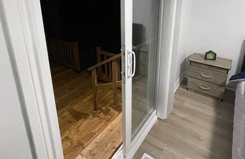 Sutton Cottage | Modern 4 bdrm cottage at Lake Simcoe!