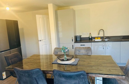 Corby House | Modern 4-Bed Detached Home in Corby