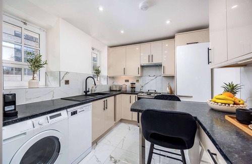 Prince's Apartment | Modern 4 Bed Flat | Prime Central London Location