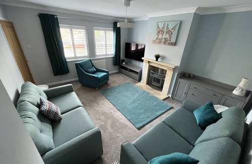 Lee-on-the-Solent House | Modern 4 bedroom home with sea views