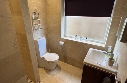 Lee-on-the-Solent House | Modern 4 bedroom home with sea views