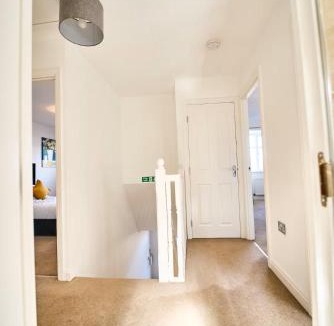 MacMerry Apartment | Modern 4-Bed Home, Tranent