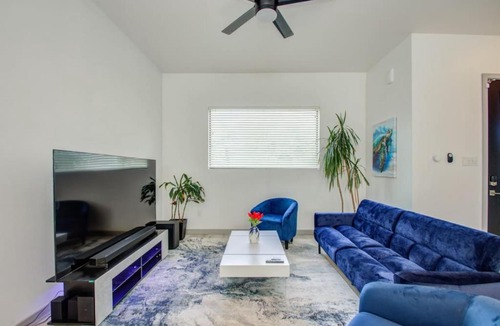 Greater Third Ward House | Modern 4 Bedroom 4 Full Bathroom Near Downtown