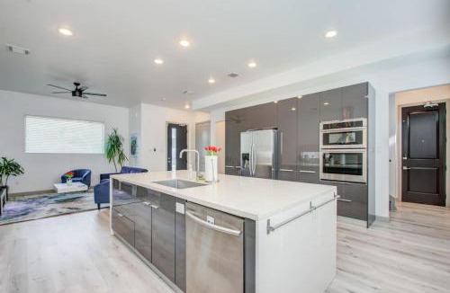Greater Third Ward House | Modern 4 Bedroom 4 Full Bathroom Near Downtown