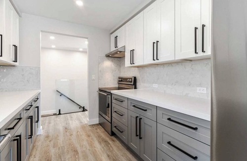 Welland House | Modern 4-Bedroom Bungalow Close to All Amenities