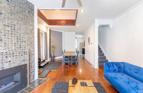 Bronzeville Condo | Modern 4 Bedroom Greystone | White Sox