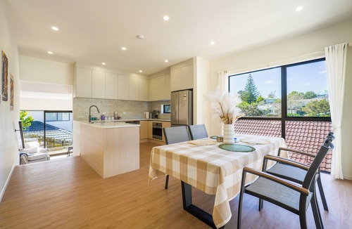 Glenfield House | Modern 4-Bedroom Home in Glenfield