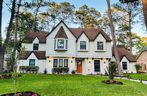 Memorial Northwest House | Modern 4-Bedroom ONLY Home Insurances & Long Term Home Rental
