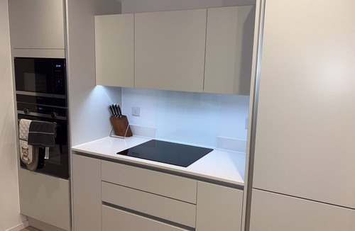 Cribbs Causeway House | Modern 4-bedroom townhome in Patchway