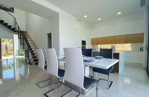 Lo Rufete House | Modern 4 Bedroom Villa with Pool LC1